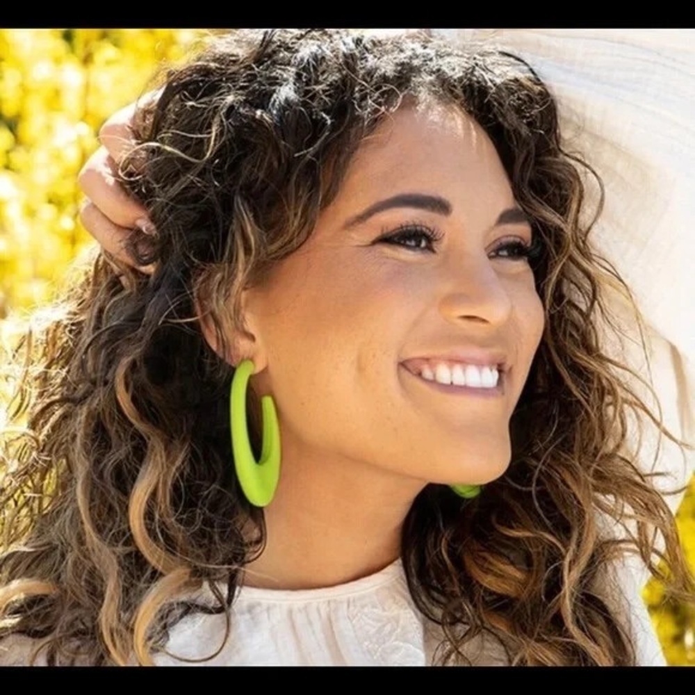 ❄️ Plunder | Deedee Earrings Lime green acrylic hoops NIB 2.75” Drop Shabby Chic